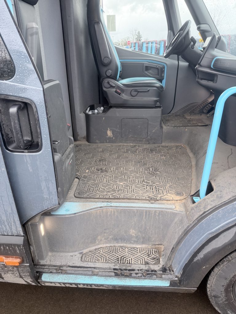 brtn van 24 side door before